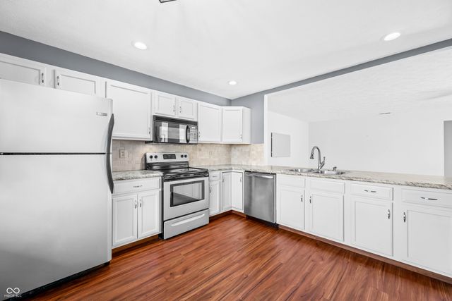 2084 Pelican Drive, Franklin, IN 46131