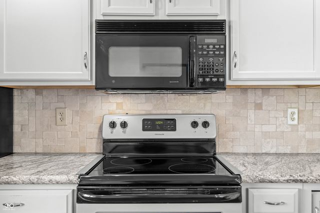 2084 Pelican Drive, Franklin, IN 46131