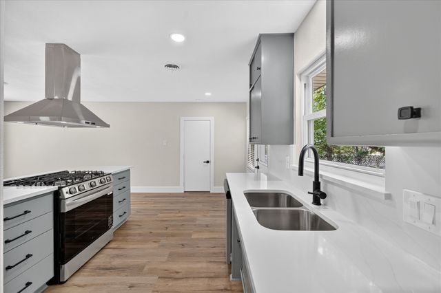 2323 Morgan Street, Irving, TX 75062