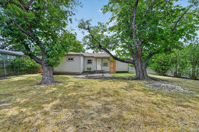 2323 Morgan Street, Irving, TX 75062