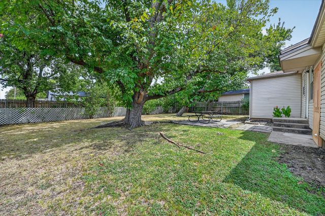 2323 Morgan Street, Irving, TX 75062