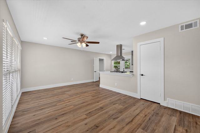 2323 Morgan Street, Irving, TX 75062