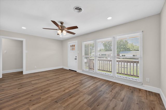 2323 Morgan Street, Irving, TX 75062