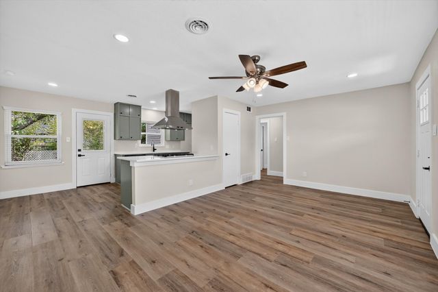 2323 Morgan Street, Irving, TX 75062