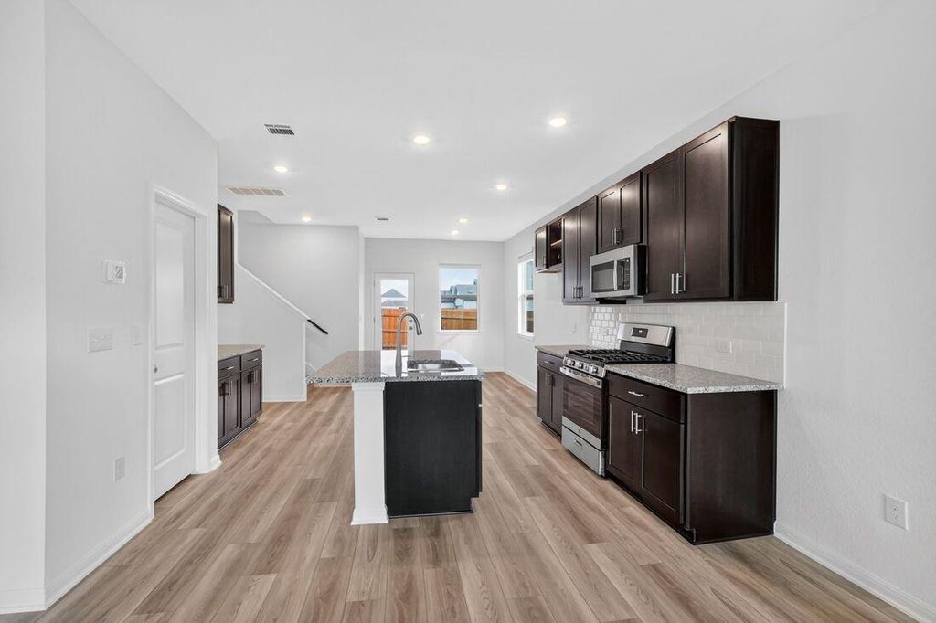 5913 Jennifer Pasture PATH, Del Valle, TX 78617