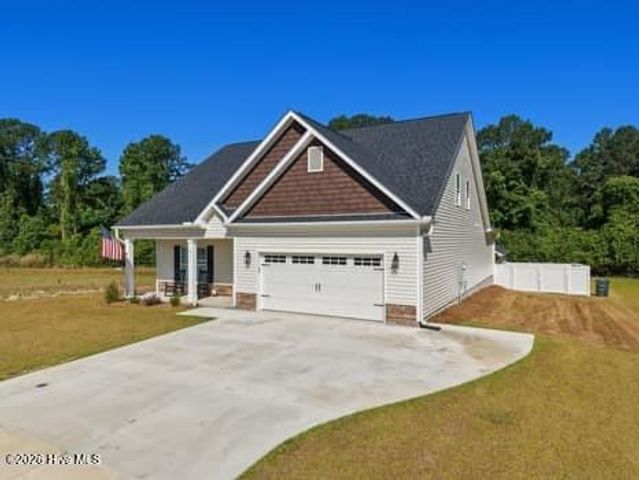 821 Fairway Road, Ayden, NC 28513