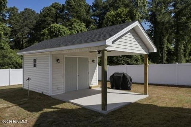 821 Fairway Road, Ayden, NC 28513