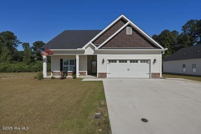 821 Fairway Road, Ayden, NC 28513