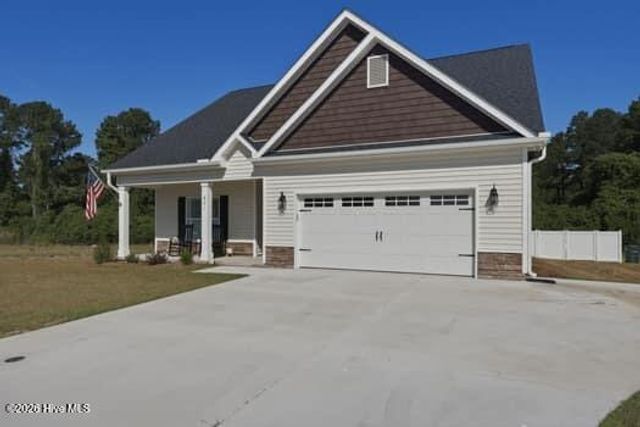 821 Fairway Road, Ayden, NC 28513