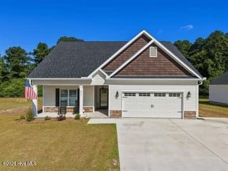 821 Fairway Road, Ayden, NC 28513