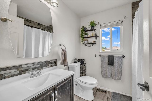 4335 Lyndenwood Point, Highlands Ranch, CO 80130