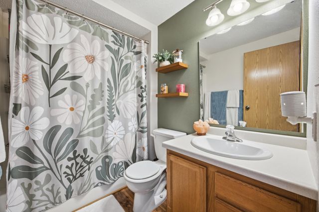 5980 24th Street S, Fargo, ND 58104