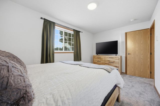 5980 24th Street S, Fargo, ND 58104