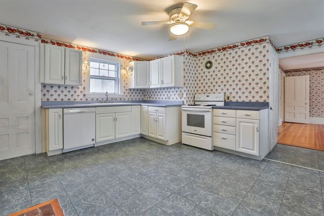 450 Weare Road, New Boston, NH 03070