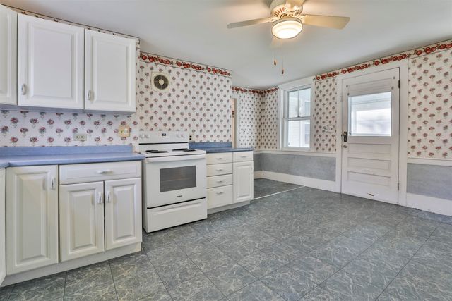 450 Weare Road, New Boston, NH 03070