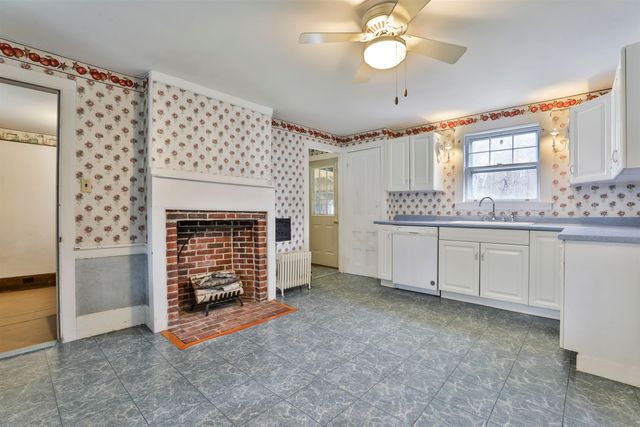 450 Weare Road, New Boston, NH 03070