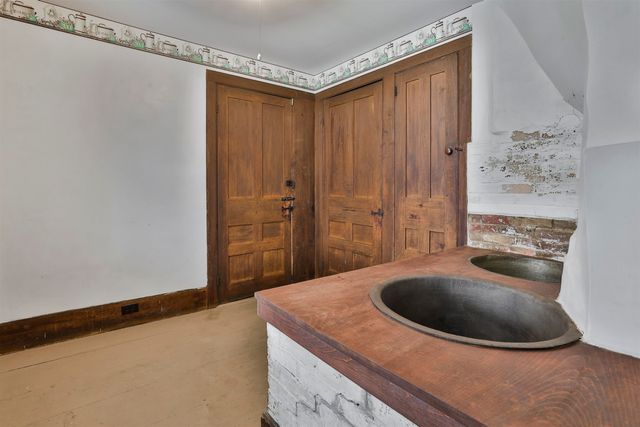 450 Weare Road, New Boston, NH 03070