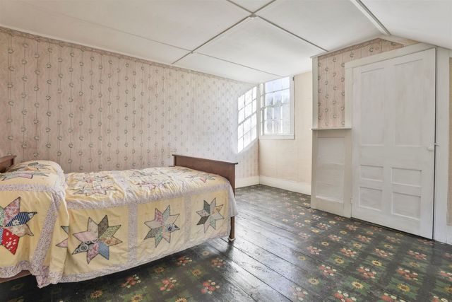 450 Weare Road, New Boston, NH 03070