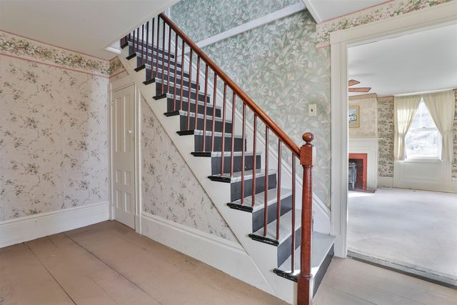 450 Weare Road, New Boston, NH 03070