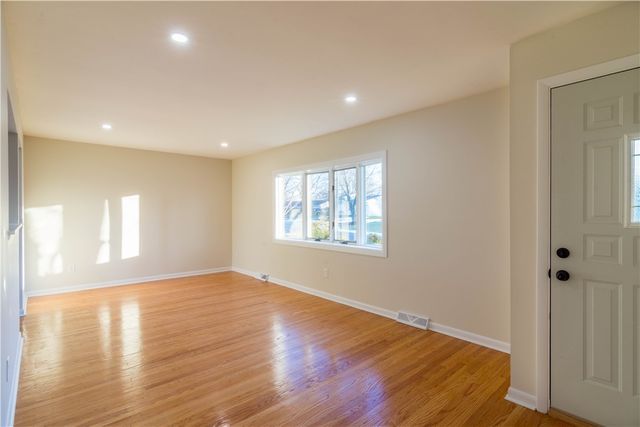 60 Stoddard Drive, Henrietta, NY 14467