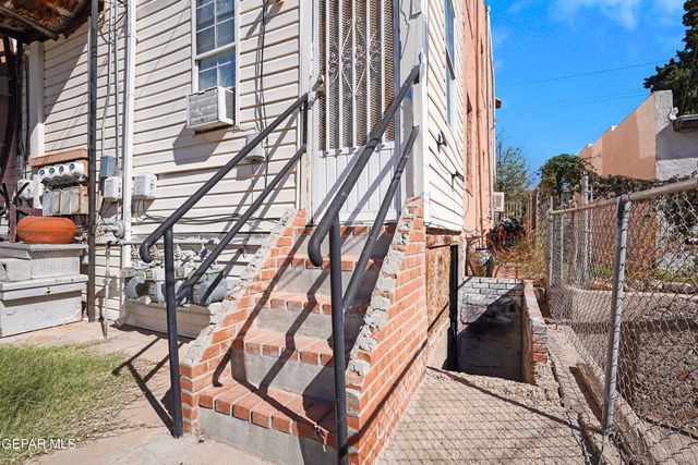 1307 N Ochoa Street, El Paso, TX 79902