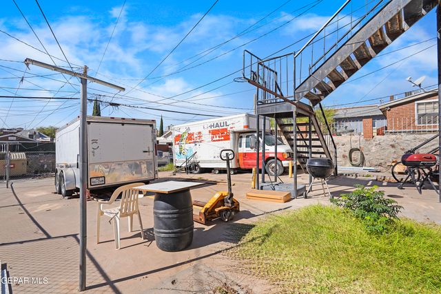 1307 N Ochoa Street, El Paso, TX 79902