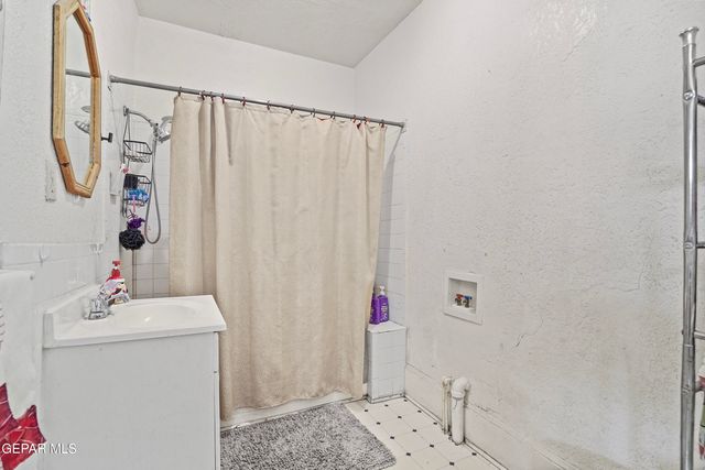 1307 N Ochoa Street, El Paso, TX 79902