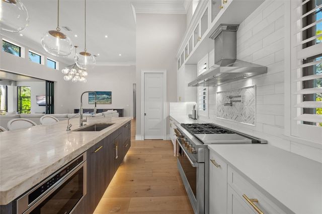 4050 CAMINO REAL, Sarasota, FL 34231