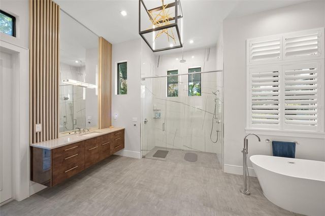 4050 CAMINO REAL, Sarasota, FL 34231