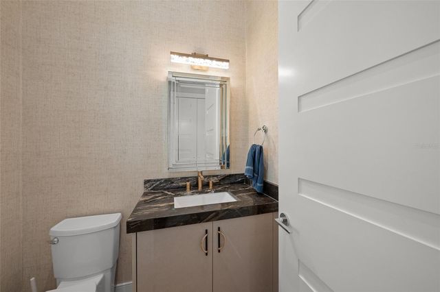 4050 CAMINO REAL, Sarasota, FL 34231