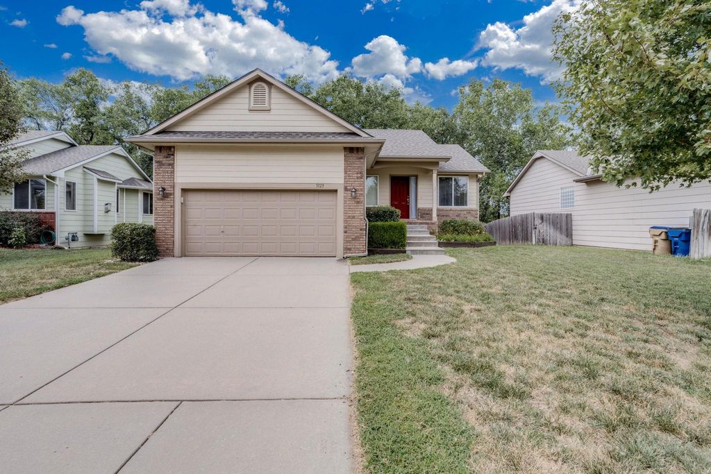 5123 N Osprey Circle, Wichita, KS 67219