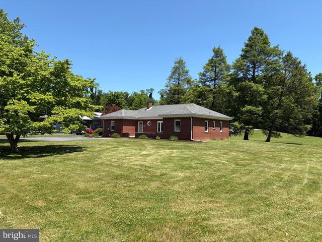 1001 S YORK STREET, Mechanicsburg, PA 17055