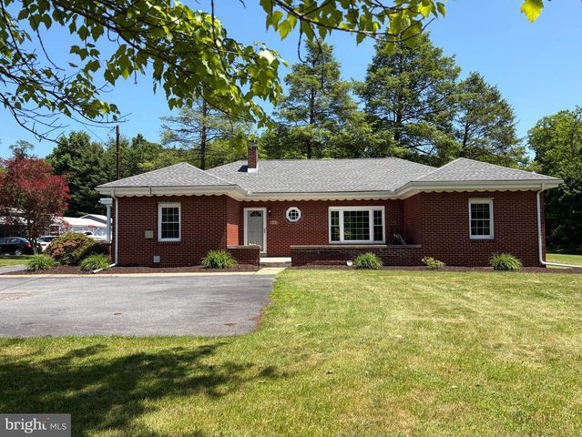 1001 S YORK STREET, Mechanicsburg, PA 17055