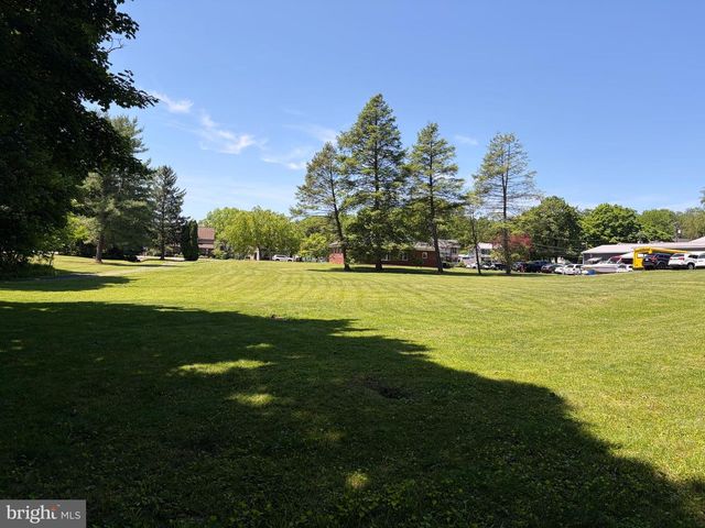 1001 S YORK STREET, Mechanicsburg, PA 17055