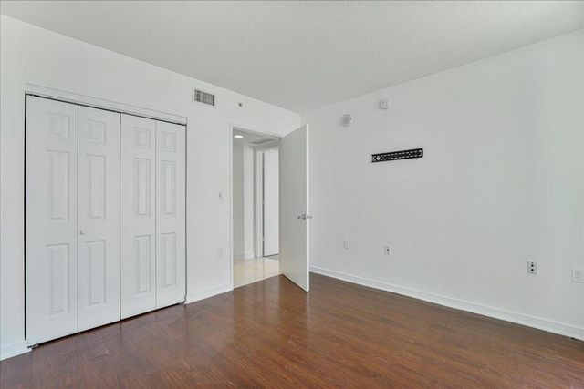 200 Sunny Isles Boulevard 2-1701, Sunny Isles Beach, FL 33160