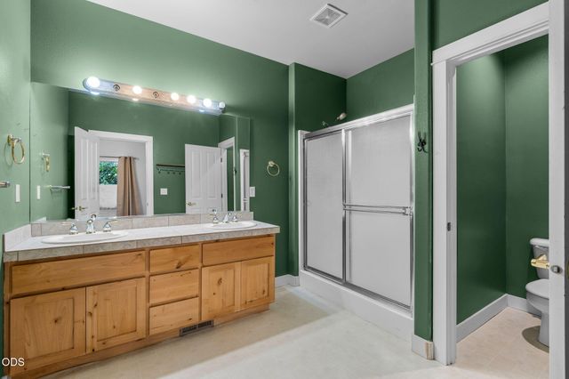 1806 NW Ivy Avenue, Redmond, OR 97756
