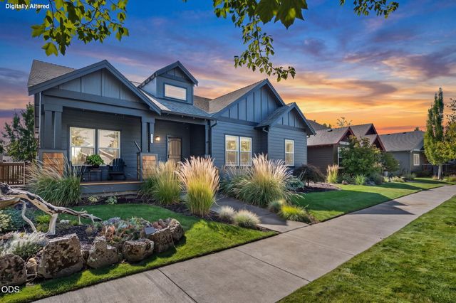 1806 NW Ivy Avenue, Redmond, OR 97756
