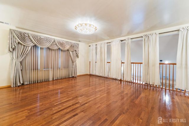 7 Spring Drive, South Brunswick, NJ 08810