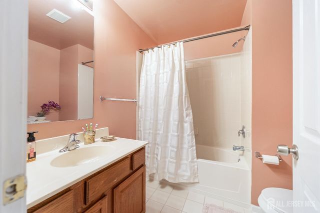 7 Spring Drive, South Brunswick, NJ 08810