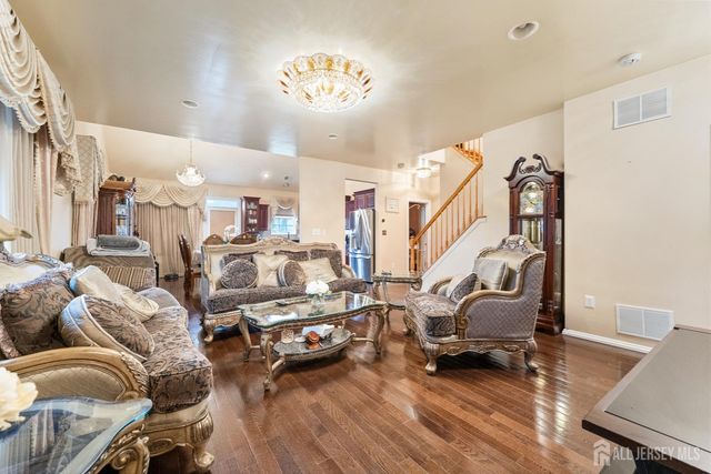 7 Spring Drive, South Brunswick, NJ 08810