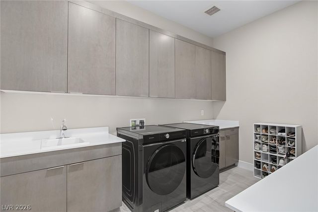 8860 Sweet Magnolia Court, Las Vegas, NV 89113