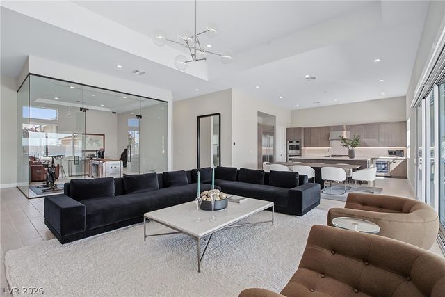 8860 Sweet Magnolia Court, Las Vegas, NV 89113