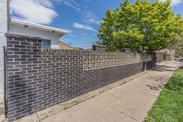 2601 West Street, River Grove, IL 60171