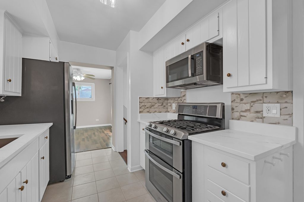 Image 11 of property listing at 2601 West Street, River Grove, IL 60171