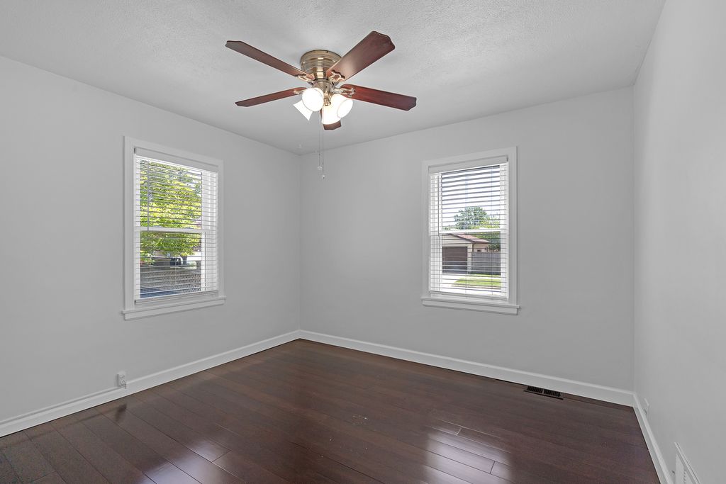 Image 12 of property listing at 2601 West Street, River Grove, IL 60171