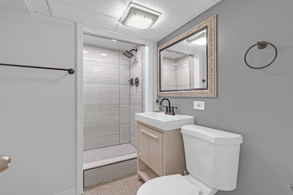 Image 23 of property listing at 2601 West Street, River Grove, IL 60171