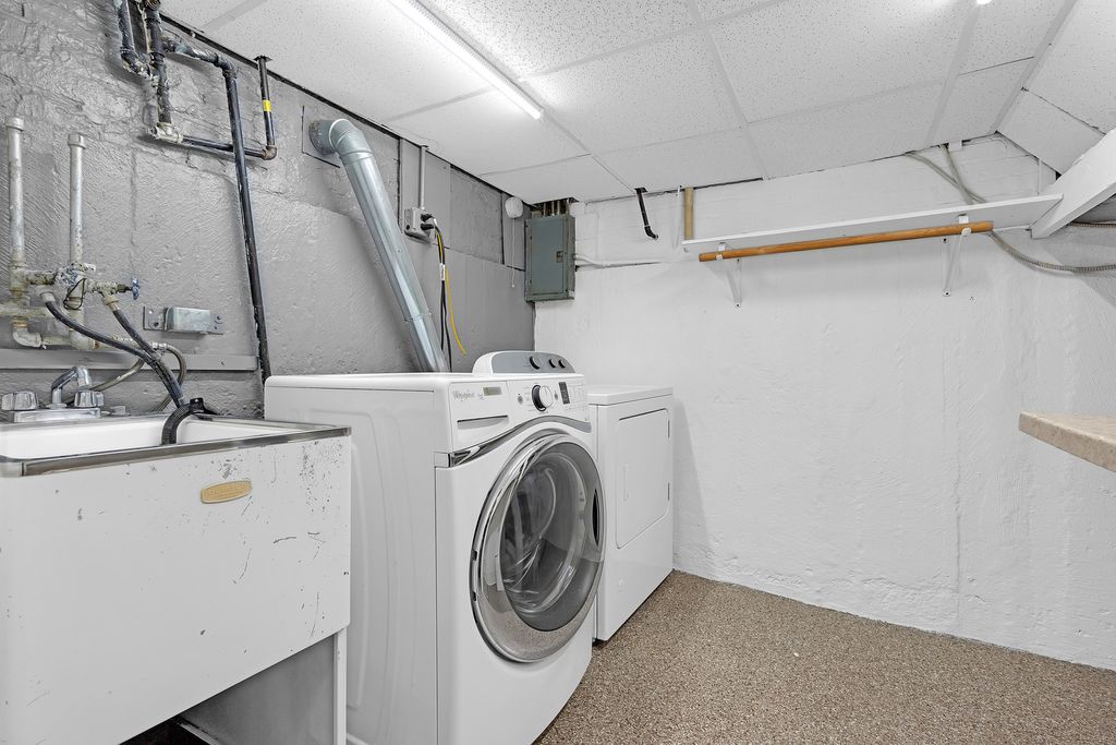 Image 24 of property listing at 2601 West Street, River Grove, IL 60171