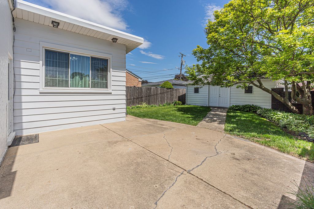 Image 28 of property listing at 2601 West Street, River Grove, IL 60171