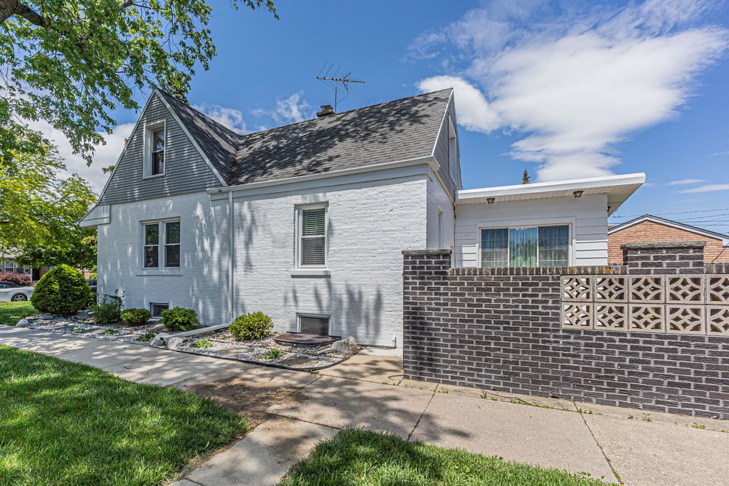 Image 32 of property listing at 2601 West Street, River Grove, IL 60171