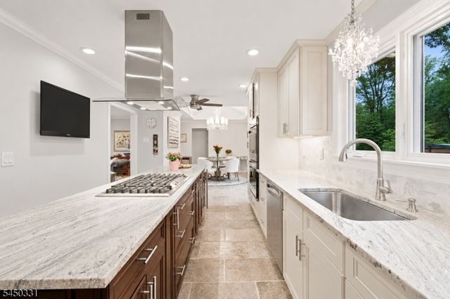 35 Mercier Pl, Berkeley Heights Twp., NJ 07922